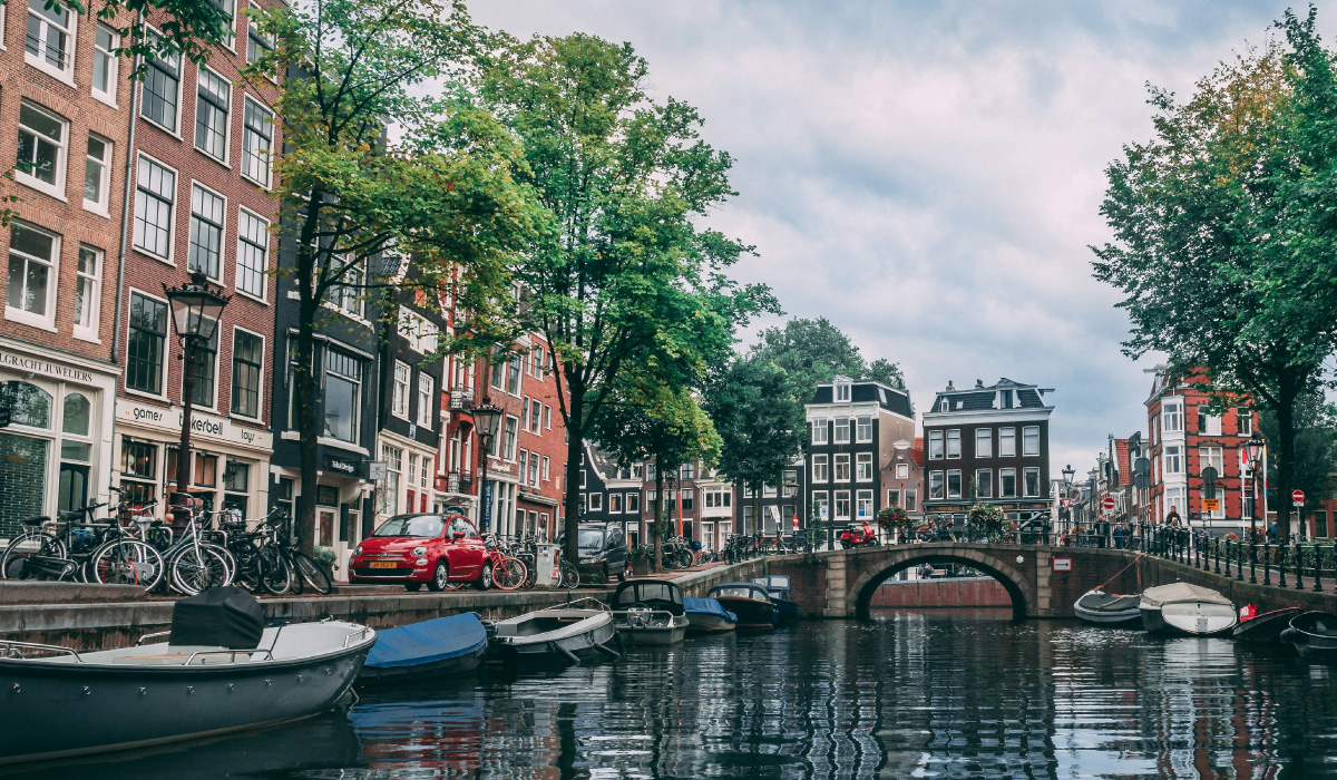 Amsterdam, the first (sustainable) wonder of the world